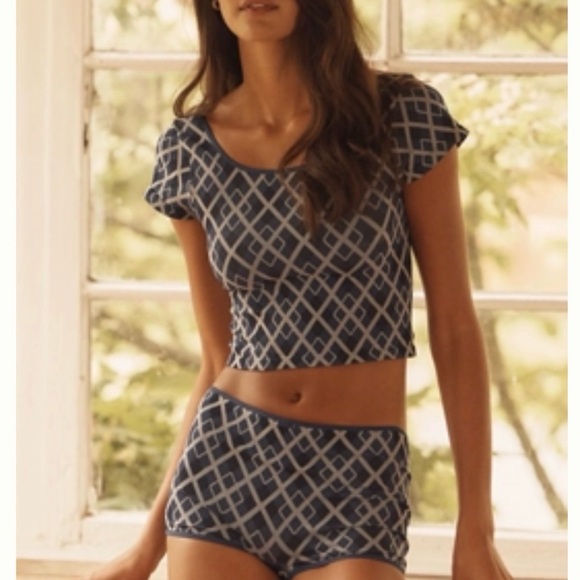 LYREBIRD SEAMLESS BABY T-SHIRT and BOYSHORTS SET - Picture 1 of 4